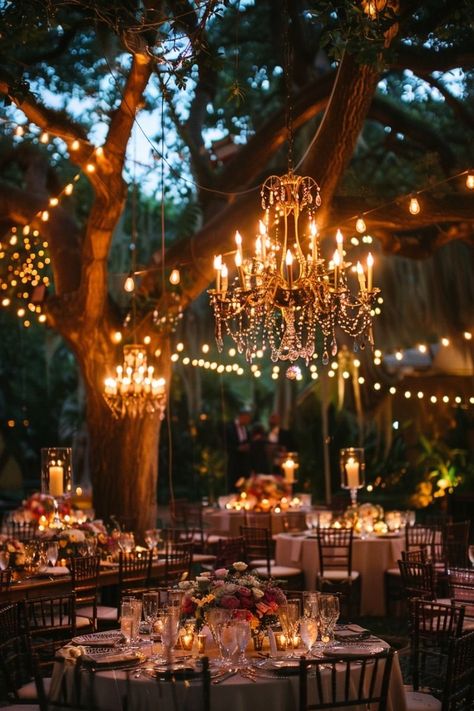 Forest Themed Wedding Reception, Night Time Backyard Wedding, Outside Wedding Ideas Fall, Botanical Garden Wedding Reception, Backyard Wedding Summer, Backyard Reception Ideas, Garden Wedding Reception Outdoor, Garden Reception Wedding, Outdoor Reception Ideas