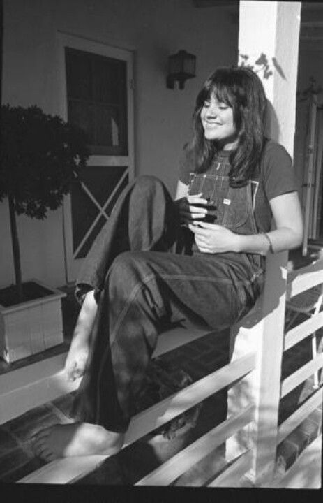 Female Rock Stars, Linda Ronstadt, Women Of Rock, Laurel Canyon, Women In Music, Music Photo, Last Fm, Beautiful Voice, Latest Images