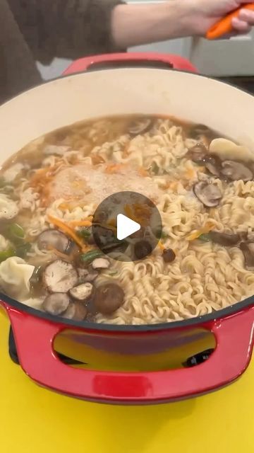 Jacky Has Fun on Instagram: "Easy Wonton Soup 🍲 

#easyrecipes #deliciousfood
#wonton #soupseason #soupoftheday #recipeoftheday #yummyfood #foodreels #scrumptious" Wonton Ramen Soup Recipe, Wonton Soup With Ramen Noodles, Wonton Soup With Noodles, Easy Dumpling Soup With Ramen, Mini Wonton Soup, Wonton Ramen Soup, Easy Wonton Soup With Frozen Wontons, Asian Soup Recipes Easy, Wonton Soup With Frozen Wontons