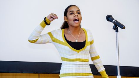 Encouraging young women of color to express their experiences creatively through spoken word can empower them. Black Poets, Word Poetry, School Assembly, School Assemblies, Spoken Word Poetry, Slam Poetry, Spoken Words, Words Matter, Student Reading