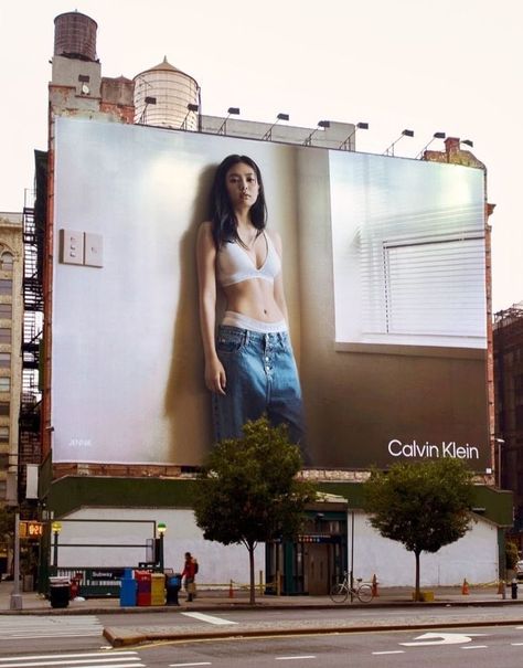 jennie calvin klein billboard Calvin Klein Modeling, Calvin Klein Aesthetic, Jennie Calvin Klein, Calvin Klein Models, Houston Street, Fashion Dream Job, Career Vision Board, Street New York, Model Lifestyle