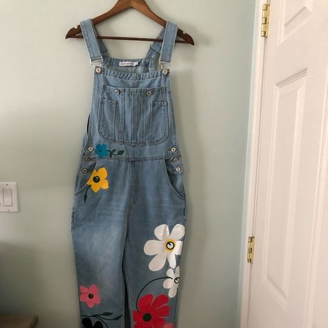 MISSLOOK Flower Painted Denim Overalls Size S Granny Square Overalls, Flower Overalls, Stardew Valley Oc, Painted Overalls, Parade Costumes, Painted Clothes Diy, Flower Granny Square, Kids Overalls, Diy Clothes Design