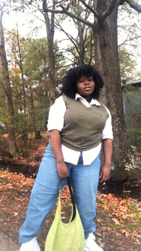 Plus Size Cute Winter Outfits, Thrifted Fall Outfits Plus Size, Trendy Plus Size Outfits Spring, Streetwear Fashion Plus Size Women, Green Outfit Plus Size, 90s Plus Size Fashion, Plus Size 70s Outfits, Plus Size Outfits Jeans, Big Girl Aesthetic