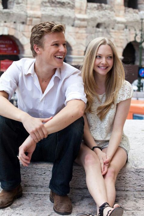 Looking cute together. - Letters to Juliet Juliet Movie, Letters To Juliet, Vanessa Redgrave, I Love Cinema, Chick Flicks, Amanda Seyfried, Romantic Movies, Romantic Comedy, Great Movies