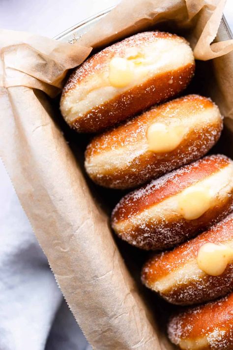 Enjoy your own, homemade small batch doughnuts with this recipe from Anna Banana. It makes 6 perfectly soft and pillowy doughnuts covered in crispy sugar coating. They can be filled with your favourite cream, sauce or curd, and each bite you take will melt in your mouth! #doughnuts #dessert Cream Filled Donuts, Orange Curd, Yeast Donuts, Homemade Doughnuts, Small Batch Baking, Homemade Custard, Anna Banana, Donut Recipe, Filled Donuts