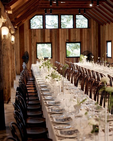 Swoon worthy tablescapes that make your heart skip a beat.. It’s a yes from me! ✨ Extra tall taper candles near the bride and groom ✨ mix match vases in the same tone/colour ✨No matchy-matchy so it feels natural and organic ✨en masse style arrangements that feel effortlessly ethereal Yum yum yum!! Legend on the lens @jamessimpsonweddings Venue is the gorgeous @greyleigh.kiama Neutral Taper Candles Wedding, Sydney Wedding, Taper Candles, Mix Match, Wedding Florist, Tablescapes, Candles, Make It Yourself