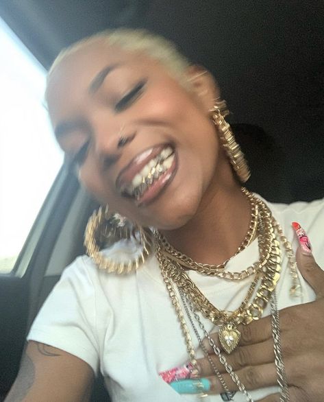 Freaknik Jewelry, Pretty Teeth, Dope Jewelry Accessories, Tooth Gem, Teeth Jewelry, Dope Jewelry, Jewelry Fashion Trends, Funky Jewelry, Stacked Jewelry