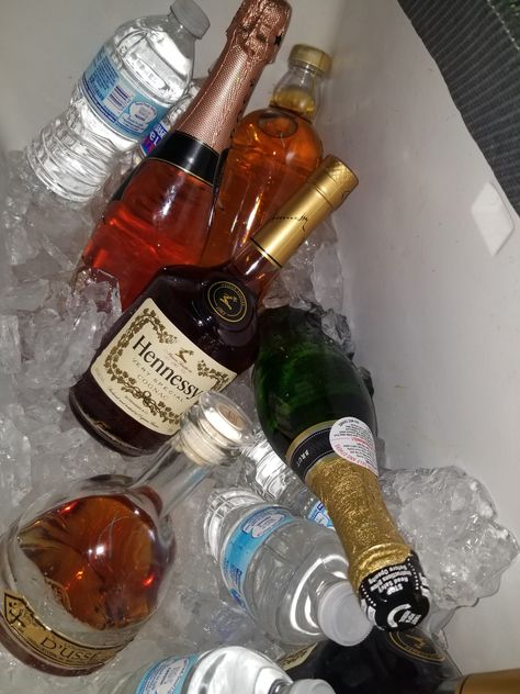 We are Atlanta's #1 Party Bus Supplier!!! 😎 Reserve yours today 4044767873 #atlantaparties #atlmodels #atlantaclubs #atllife #atlantaevents #buckhead Muslim Motivation, Crazy Movie, Hennessy Very Special Cognac, Atlanta Buckhead, Clark Atlanta University, Fun Drinks Alcohol, Pretty Alcoholic Drinks, The Stranger Movie, Alcholic Drinks