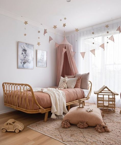 3 Year Girl Room Ideas, Mauve Toddler Girl Room, Pink Toddler Bedroom, Pink Toddler Rooms, Nursery Color Palette, Pink Canopy, Nursery Color, Room Minimal, Kids Bench