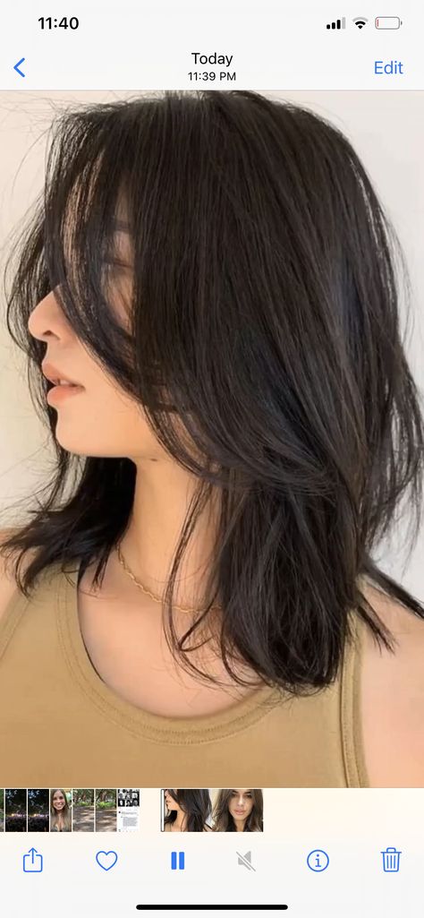 Black Mid Length Hair With Layers, Collarbone Length Layered Hair, Short Haircuts Wavy Hair, Dream Haircut, Hair Rollers Tutorial, Shortish Hair, Short Dark Hair, Cute Layered Haircut Mid Length, Layered Haircut Mid Length