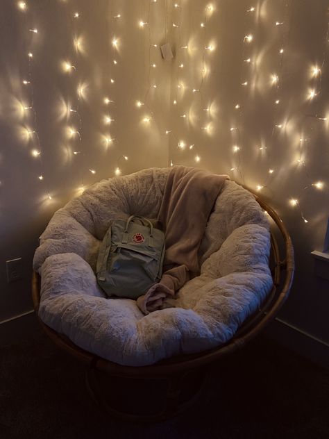 Beanbag In Room Aesthetic, Cosy Beanbag Corner, Cute Comfy Living Room Ideas, Dream Rooms Cozy Comfy, Beanbag Aesthetic Room, Cute Cozy Room Ideas Bedrooms, Cozy Vibey Bedrooms, Cute Room Corner Ideas, Small Comfy Room Ideas