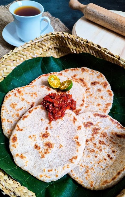 Pol Roti Sri Lanka, Coconut Roti Sri Lanka, Sri Lankan Roti, Sri Lankan Food Photography, Sri Lankan Food Recipes, Coconut Roti, Sri Lanka Food, Sri Lankan Culture, Sri Lankan Food