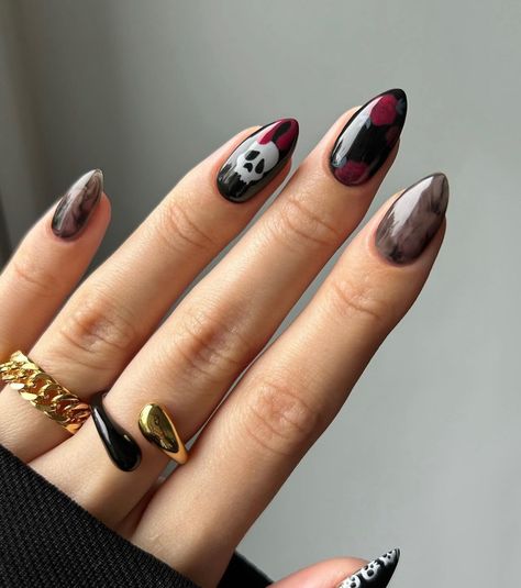 @thenaillologist talent for nail artwork is unmatched, ☀️especially when paired with our rings – it’s the ultimate combination! Experience beauty, quality, and durability at its finest.✨#GoldPlatedJewelry #waterproofjewelry #JewelryLovers #FashionAccessories #EverydayLuxury #DurableDesigns #AffordableLuxury #ShineBright #StatementJewelry #QualityCraftsmanship #GlamourOnTheGo #GoldObsession #StylishAndPractical #FashionForward #ExploreYourStyle #colour #suryachamak #nailart #somuchtalent #na... Black Nails Halloween, Cute Nails Short, Fake Nails Almond, Rose And Skull, Nails With Red, Nail Artwork, Halloween Press On Nails, Short Press On Nails, Nails For Women