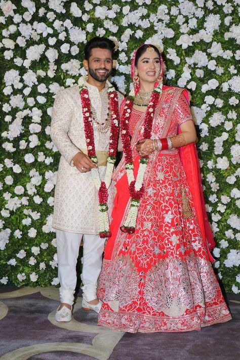 Disha Parmar Wedding, Rahul Vaidya, Bridal Entry, Disha Parmar, Cute Moments, Flower Garland Wedding, Man And Wife, Haldi Ceremony, Wedding Couple Poses