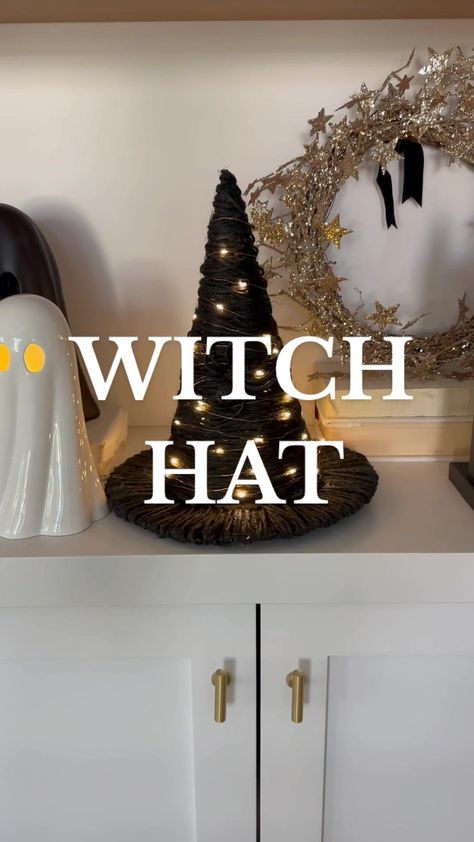 Diy Witch Hat Decor, Diy Wicker Witch Hat, Halloween Witch Hat Decor, Wicker Witch Hat, Halloween Hats Diy, Aurelie Erikson, Diy Witch Hat, Outdoor Witch, Salem Trip