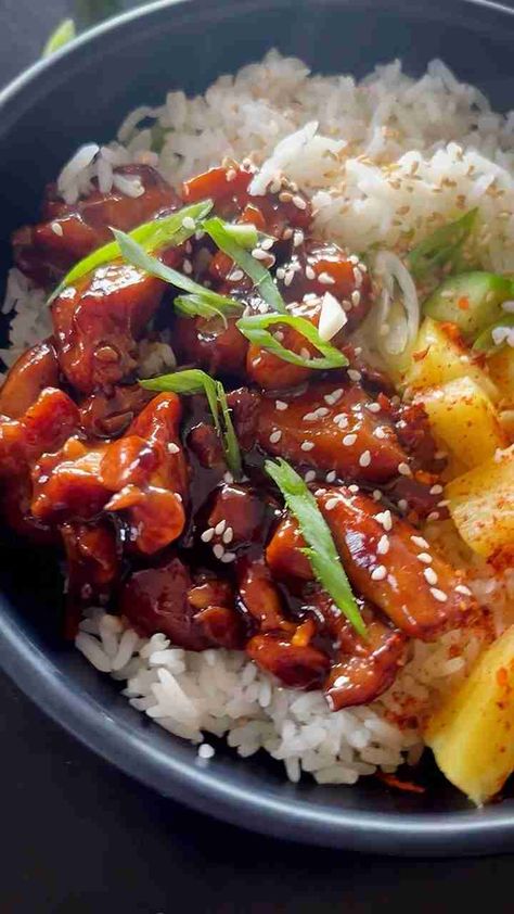 Teriyaki Chicken Rice Bowl- with Pineapple and Sesame Rice. Teriyaki Chicken Pineapple Rice Bowls, Pineapple Teriyaki Chicken, Baked Panko Chicken, Teriyaki Chicken Rice, Sesame Rice, Teriyaki Chicken Rice Bowl, Saucy Chicken, Pineapple Teriyaki, Teriyaki Chicken Bowl