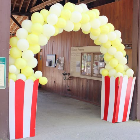 Circus Popcorn Balloon Arch by Inflation Sensations: Circarnival Wedding Details | Vintage Circus Carnival Wedding on a Budget | Lola Tangled blog Carnival Birthday Party Theme, Circus Carnival Party, Spring Carnival, Circus Theme Party, School Carnival, Carnival Themed Party, Circus Birthday Party, Balloon Dress, Carnival Birthday Parties