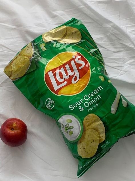 Lays Sour Cream And Onion Chips, Snacks Chips Aesthetic, Sour Cream And Onion Chips, Sour Cream Chips, Onion Chips, Lays Chips, Cream Aesthetic, Sour Cream And Onion, Snack Chips