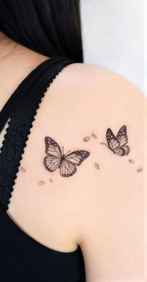 Tattoo Butterfly Ideas, Small Tats, Butterfly Tattoos For Women, Mother Tattoos, S Tattoo, Creative Tattoos, Minimalist Tattoo, Butterfly Tattoo, Indian Beauty Saree