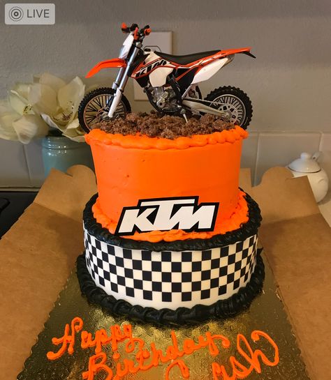 KTM racing dirt bike birthday cake. Ktm Cake, Ktm Birthday Party Ideas, Ktm Birthday Party, Dirt Bike Birthday Party Ideas, Dirt Bike 1st Birthday Party, Dirt Bike Birthday Cake, Motocross Birthday Cakes, Racing Birthday Cake, Motocross Birthday Party Cake