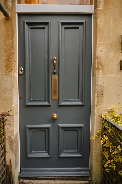 Farrow And Ball Downpipe Front Door, Victorian Front Door Colours Farrow Ball, Farrow And Ball Exterior Paint Colours, Edwardian Front Door, Farrow Ball Front Door, Farrow And Ball Front Doors, Farrow And Ball Exterior House Colors, Farrow And Ball Front Door Colours, Farrow And Ball Front Door