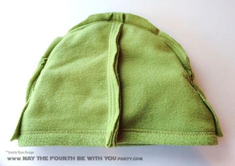 It’s All in the Ears! (DIY Yoda Hat) | May the Fourth be with You Party Yoda Costume Diy, Easy Star Wars Costumes, Fleece Diy, Diy Baby Costumes, Yoda Costume, Costume Carnaval, Hat Template, May The Fourth Be With You, May The Fourth