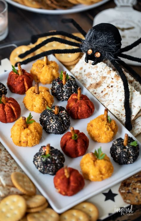 Pumpkin Cheese Balls, Halloween Platter, Spooky Halloween Food, Sweet Potatoe Bites, Halloween Menu, Fall Appetizers, Spooky Food, Halloween Food Treats, Friday 13th