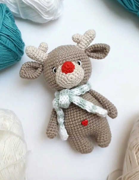 Crocheted Reindeer Free Pattern, Free Crochet Toys Patterns, Reindeer Crochet Pattern Free, Crochet Reindeer Pattern Free, Xmas Crochet Patterns Free, Reindeer Crochet Pattern, Crochet Reindeer Ornament Free Pattern, Christmas Reindeer Crochet Pattern, No Sew Reindeer Crochet