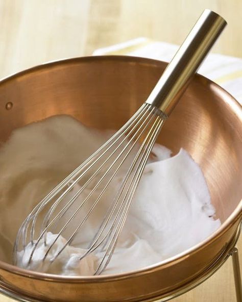 Many people swear by the quality of hand-whisked egg whites. This article explains the proper form involved in efficient hand whisking. http://www.thekitchn.com/whisking-by-hand-165029 Balloon Whisk, Decor Ikea, Small Kitchen Decor, Stainless Steel Bowls, Copper Bowl, Whisks, Ikea Pax, Joanna Gaines, Cooking Techniques