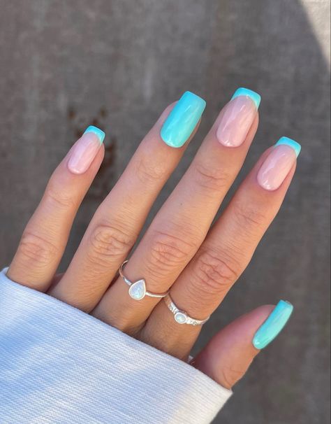 Turquoise Colored Nails, Turquoise French Tip Nails Short, Summer Color Nails Gel, Country Concert Nails Simple, Nail Inspo Squoval Short, Nail Designs Summer Square, Western French Tip Nails, Rodeo Nails Westerns, Aruba Nails