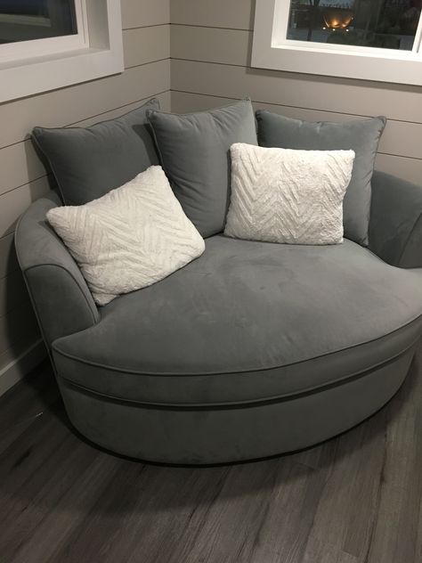 Love Couch In Bedroom, Sofas In Bedrooms Ideas, Cute Small Couches For Bedrooms, Circle Daybed, Mini Couches For Bedrooms Aesthetic, Cuddle Chair Living Room, Room With Couch And Bed, Tiny Sitting Room Ideas Cozy, Sofa In Bedroom Ideas