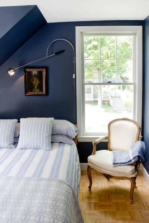 Decorating with Navy Blue - Town & Country Living Hale Navy Benjamin Moore, Navy Bedroom, Benjamin Moore Blue, Beach Style Bedroom, Navy Blue Paint, Navy Bedrooms, Navy Blue Decor, Blue Bedroom Walls, Dark Blue Bedrooms