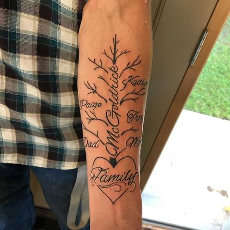 Family Tree Tattoo For Men, Family Tree Tattoos, Honor Your Ancestors, Family Name Tattoos, Chest Tattoo Stencils, Leg Sleeve Tattoos, Tree Tattoo Men, Name Tattoos For Moms, Kids Tattoo