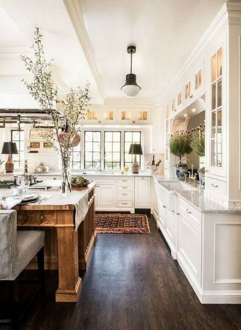 Country Kitchen Designs, French Country Kitchens, Farmhouse Kitchen Design, White Kitchen Design, French Country Kitchen, Interior Modern, Kitchen Design Ideas, Design Del Prodotto, Large Kitchen