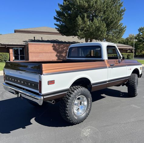 Ford Dentside, 1967 Chevy Truck, Truck Paint Jobs, Chevy K10, Auto Paint, Two Tone Paint, Dream Trucks, White Truck, Chevy Pickup Trucks