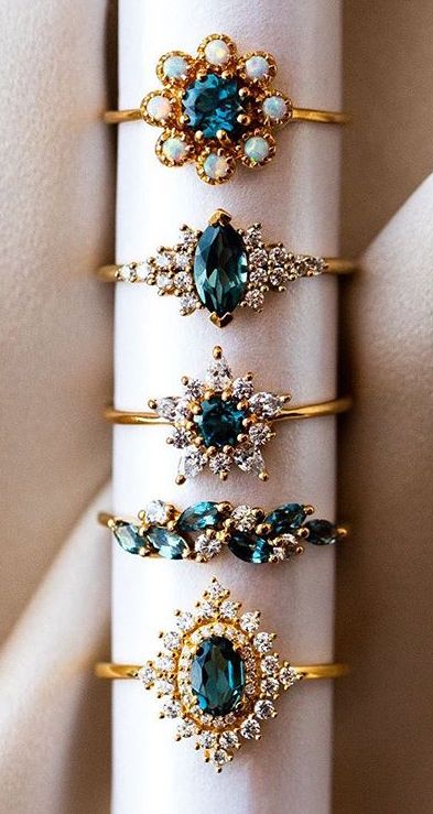 Sapphires Aesthetic, Saphire Engament Ring Set Vintage, Saphire Engament Ring Set, Magical Engagement Rings, Vintage Gemstone Engagement Rings, Where To Buy Jewelry, Moss Agate Rings, Fairycore Wallpaper, Woman Rings