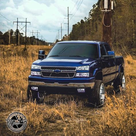 Badass LBZ DUramax powered Silverado! Best Pickup Truck, Chevy Diesel Trucks, Chevy Trucks Silverado, Duramax Diesel, Trucks Lifted Diesel, Lifted Truck, Lifted Chevy, Lifted Chevy Trucks, Custom Chevy Trucks