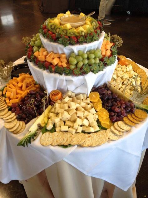 Appetizer Tables For Weddings, Fruit And Cheese Table Wedding, Hors D’oeuvres Wedding Reception, Round Appetizer Table Display, Apettizer Table, Appetizer Table For Wedding, Simple Wedding Appetizer Table, Round Buffet Table Food Displays, Charcuterie Round Table