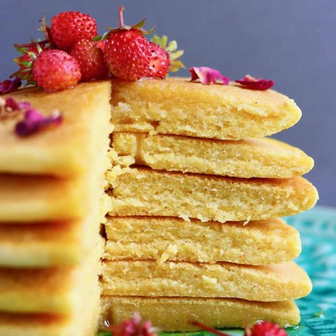 Gluten-Free Vegan Cornmeal Pancakes Cornflour Recipes, Gluten Free Cornmeal Pancakes, Corn Flour Pancakes, Cornmeal Cakes, Corn Flour Recipes, Corn Flour Tortillas, Dairy Gluten Free Recipes, Morning Snacks, Gf Vegan Recipes