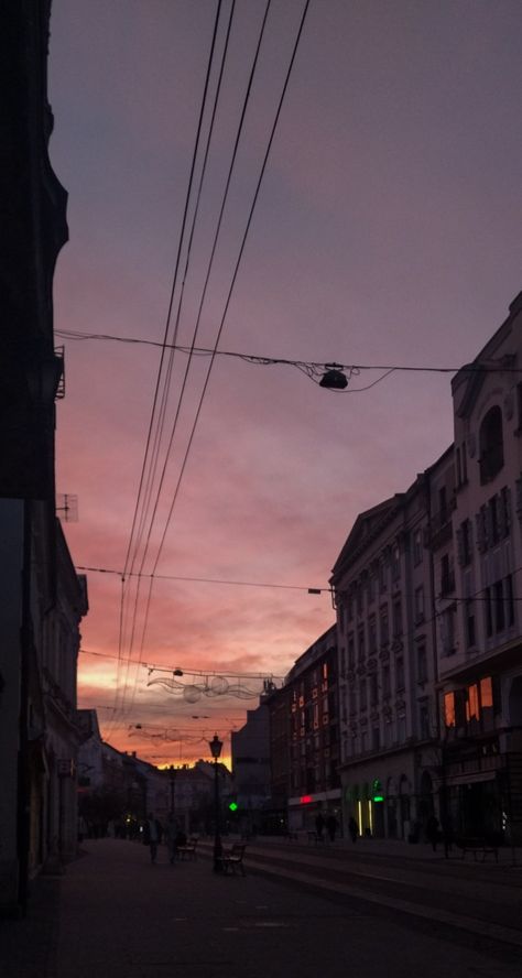 Sunset Aesthetic City, Au Pics, Magical Realism, Aesthetic City, City Block, Sunset City, Sunset Aesthetic, City Vibe, City Aesthetic