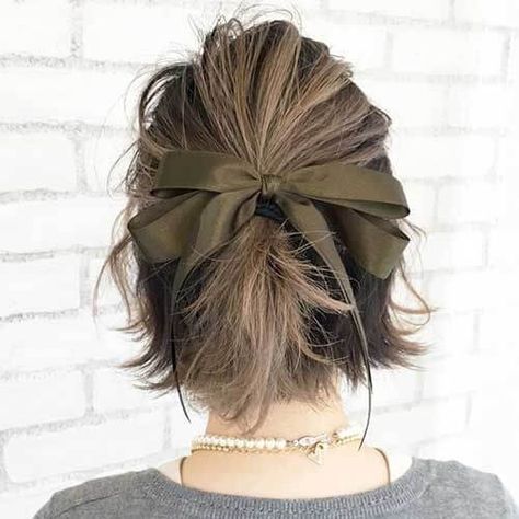 Ribbon Updos for Short Hair Dunner Wordend Haar, Peinados Fáciles Para Cabello Corto, Penteado Cabelo Curto, Short Hair Updo, Short Hairstyle, Short Hairstyles For Women, Hair Updos, Up Hairstyles, Bob Hairstyles