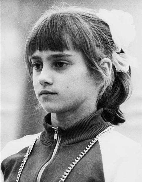 1976 Olympics, Young Gymnast, Gymnastics World, Nadia Comaneci, Olympic Gymnastics, Artistic Gymnastics, Michael Phelps, Berlin Fashion, Female Gymnast