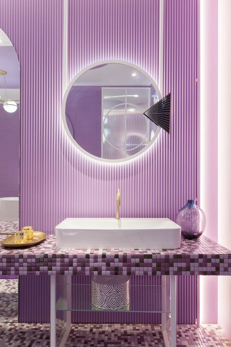 Lilac Bathroom Ideas, Purple Bathroom Ideas, Bathroom Purple, Purple Boutique, Purple Interior Design, Purple Bathroom, Studio Aesthetic, Pastel Interior, Purple Bathrooms