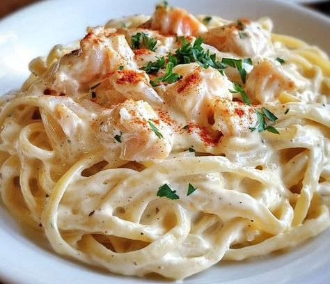 Crab Fettuccine Alfredo - Crab Fettuccine Alfredo, Crab Fettuccine, Crab Alfredo, Seafood Alfredo, Fettucini Alfredo, Crab Pasta, Crab Meat Recipes, Pasta Recipes Alfredo, Seafood Pasta Recipes