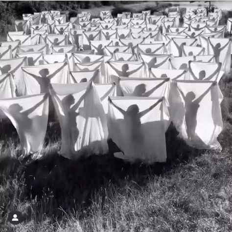 Contemporary Art Space on Instagram: "Spencer Tunick #spencertunick #tunickheart #photography @spencertunick @socledumondebiennale @heartmuseum" Spencer Tunick, Art Performance, Art Space, Space Art, Performance Art, Denmark, Contemporary Art, Instagram Post, Photography