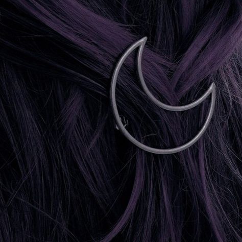 juleka couffaine aesthetic. Purple And Black Hair Aesthetic, Juleka Couffaine Aesthetic, Vampire Purple Aesthetic, Purple Hair Aesthetic Faceless, Violet Hair Aesthetic, Juleka Aesthetic, Dark Purple Hair Aesthetic, Purple Dark Hair, Purple Vampire Aesthetic