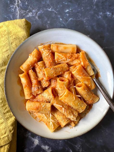 Delicata Squash Pasta Sauce | My Bizzy Kitchen Delicata Squash Pasta Recipe, Delicata Squash Pasta, Squash Pasta Sauce, Squash Pasta Recipe, My Bizzy Kitchen, Delicata Squash Recipe, Pasta Marinara, Squash Pasta, Squash Seeds