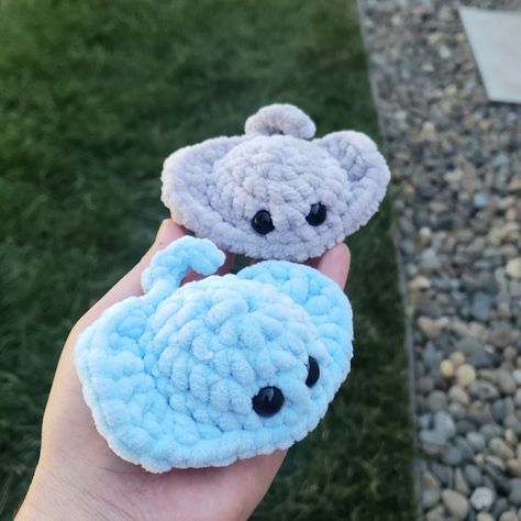 Mini Baby Stingray Plushie Crochet Handmade Plush Cute Stuffed Animal Toy Kawaii Crochet Inspo Stuffed Animals, Crochet Simple Animals, Crochet Fruit Plush, Crochet Ideas Stuffed Animals, Simple Crochet Animals, Crochet Ideas Plushies, Fluffy Crochet Animals, Sewn Plushies, Stingray Stuffed Animal