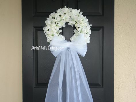 Summer Bridal Shower Decorations, French Wedding Decor, Wedding Door Decorations, Wedding Door Wreaths, Bridal Shower Wreaths, Outdoor Bridal Showers, Wall Decor Wedding, Blush Bridal Showers, Wedding Doors