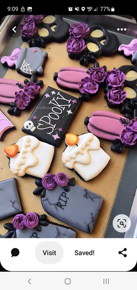 Scary Cookies Halloween Ideas, Spooky Decorated Cookies, Cute Halloween Cookies Royal Icing, Purple Halloween Cookies, Halloween Custom Cookies, Coffin Cookies Royal Icing, Halloween Drop Cookies, Horror Cookies Decorated, Halloween Cookie Pops